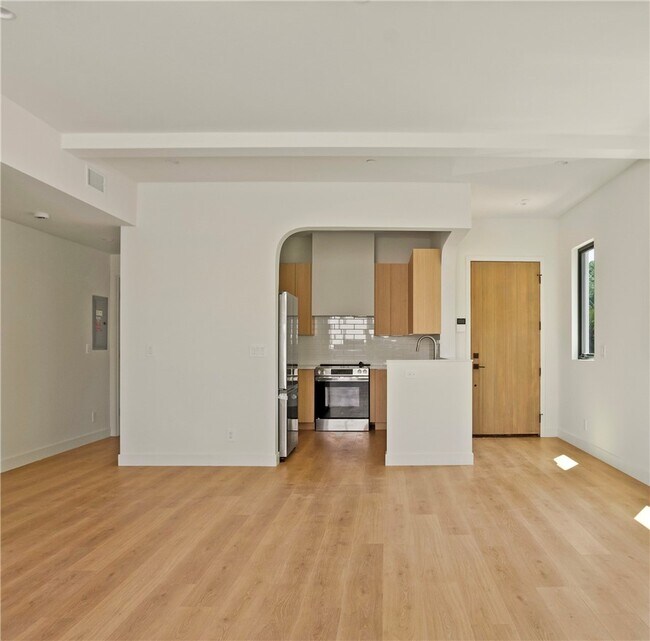 Primary Photo - 2671 Benedict St