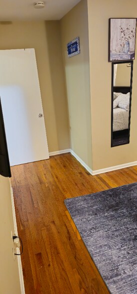 Building Photo - 312 Bond St