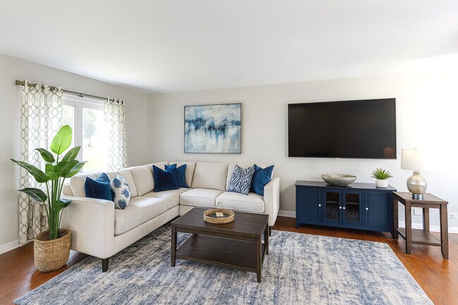 Building Photo - 304 Jackson St