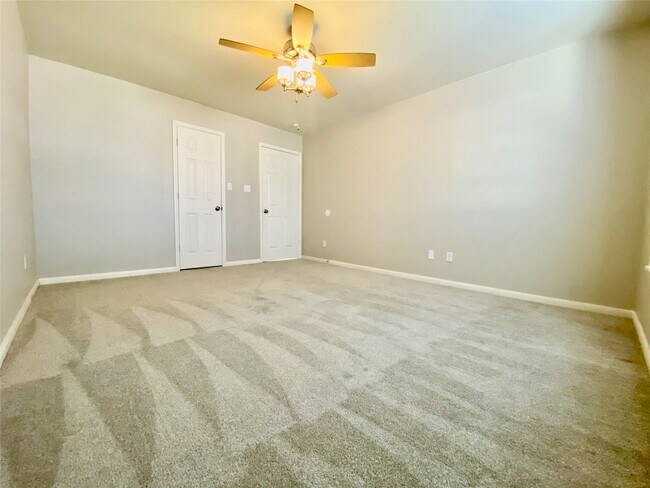 Building Photo - 6315 Holly Canyon Ct