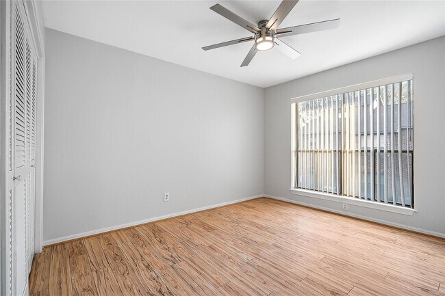 Building Photo - 3100 Walnut Bend Ln
