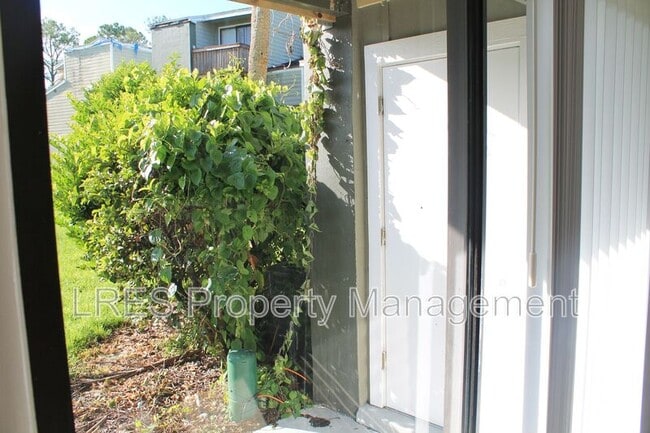 Building Photo - 139 Scottsdale Square