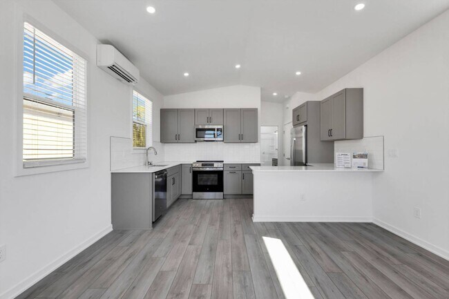 Building Photo - 6165 Talon Bay Dr