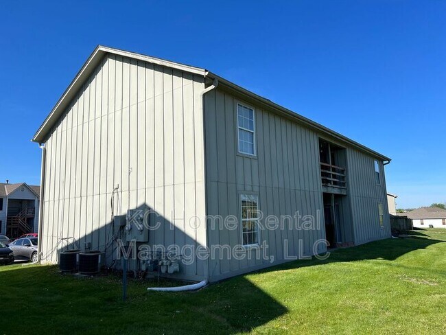 Building Photo - 812 Saddlewood St