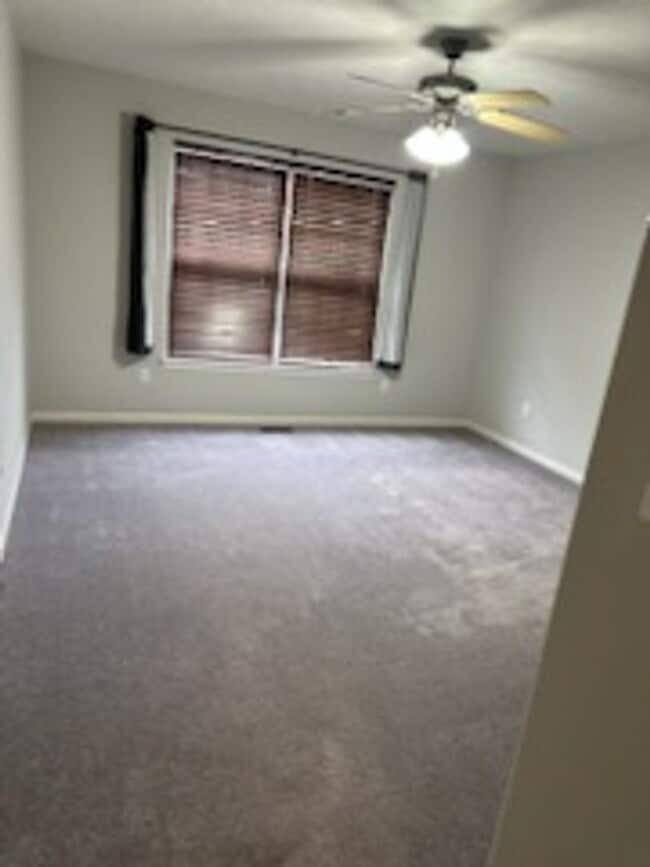 Building Photo - 3 Bedroom with Garage! HOA PAID!