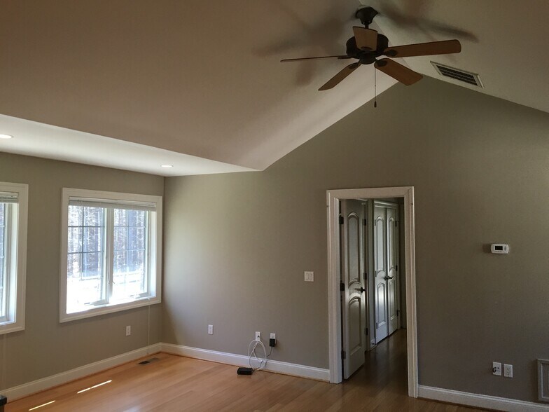 Building Photo - 48725 Spring Ridge Rd