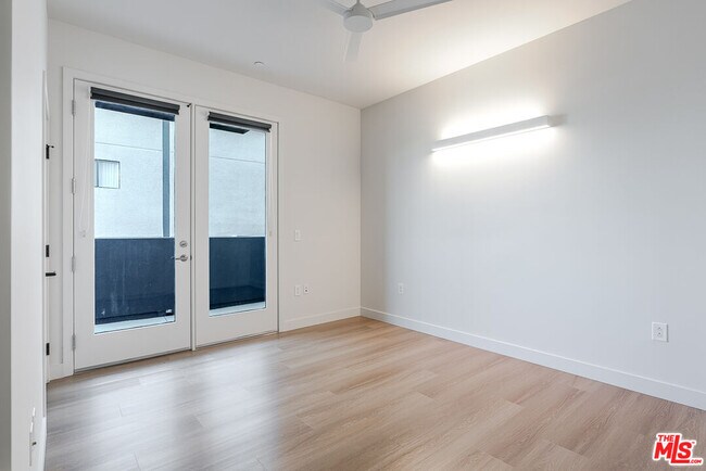 Building Photo - 10601 Washington Blvd