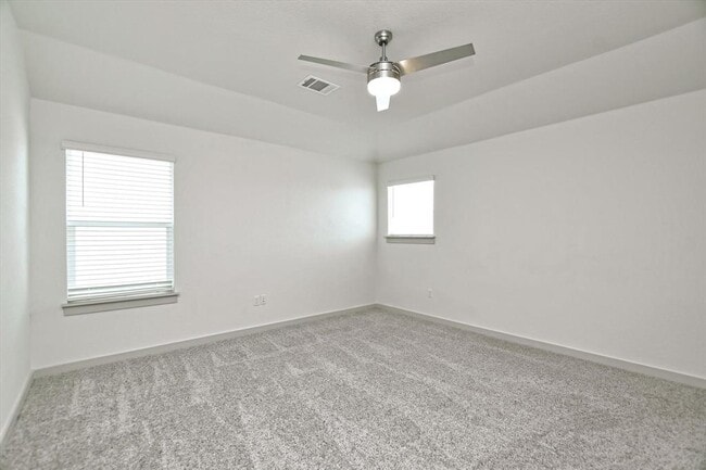 Building Photo - 204 Merrick Rd