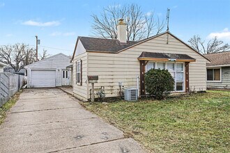 Building Photo - Charming 3-bedroom, 1-bath gem in the heart of Mishawaka!