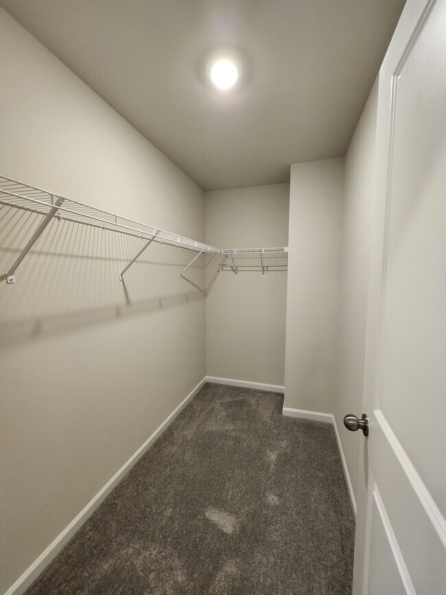 Building Photo - 727 Peyden Ln
