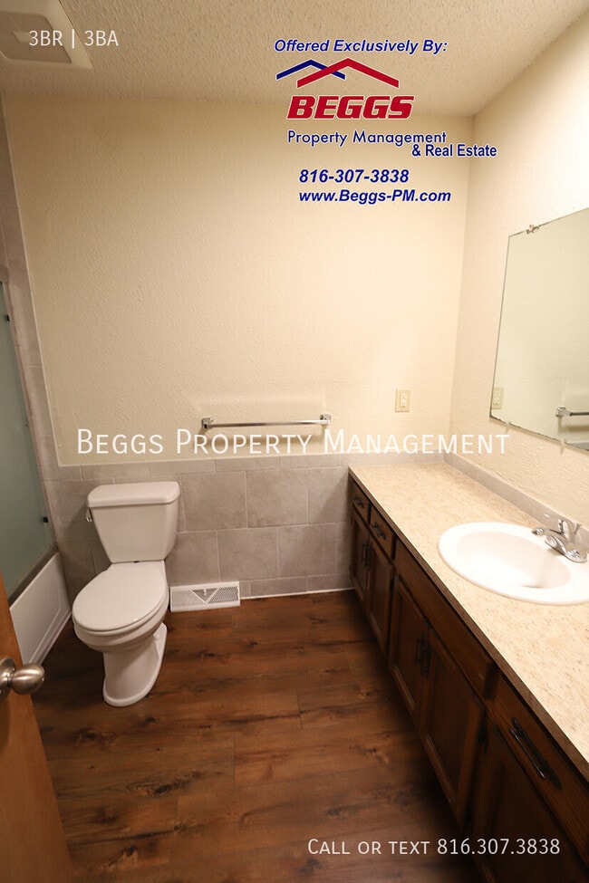 Building Photo - 1221 Broadmore Ln