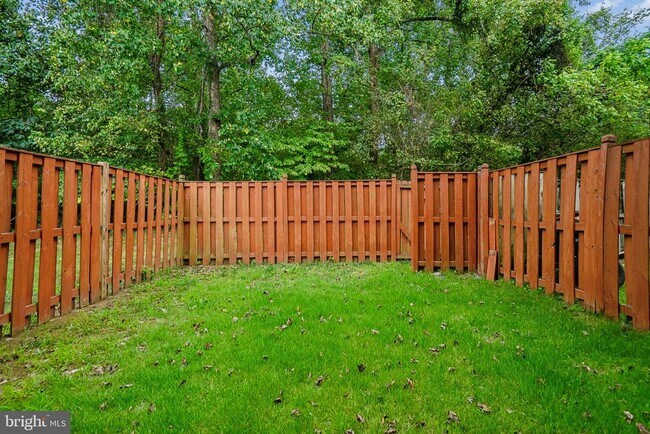 Building Photo - 10737 Kitchener Ct
