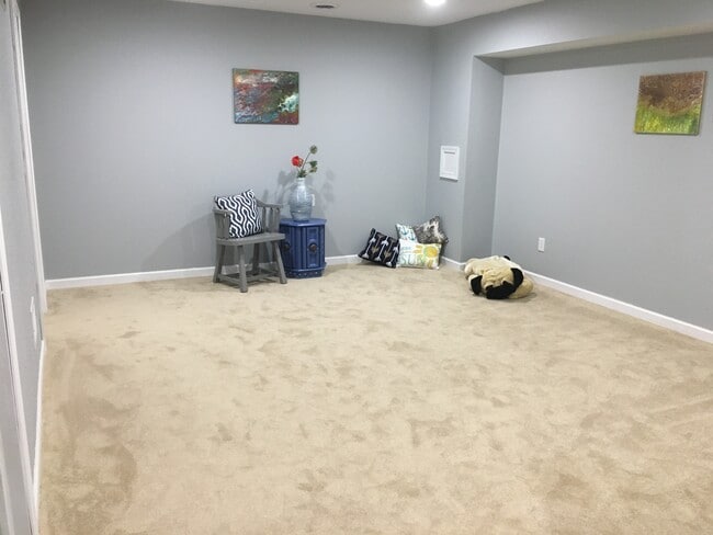 Building Photo - 5306 Meadowlark Ln