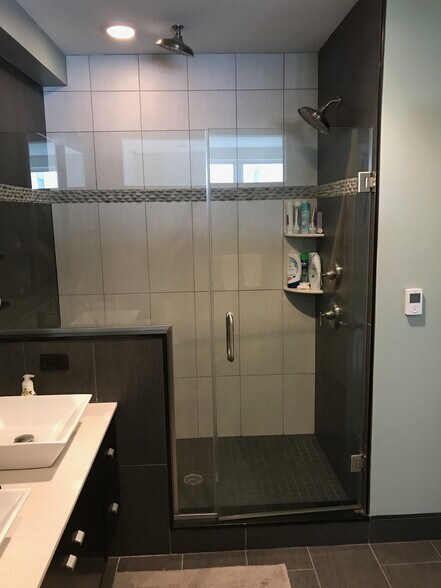 Building Photo - 1235 S 17th St