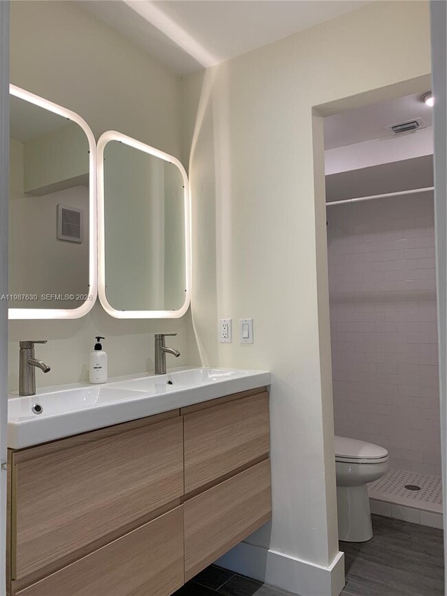 Building Photo - 1200 Mariposa Ave