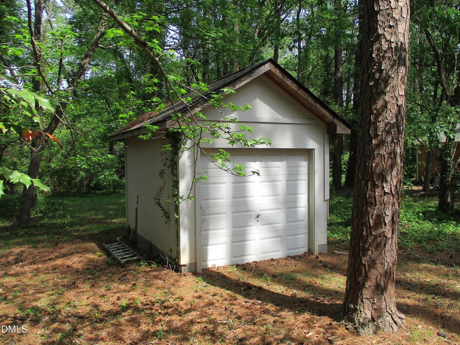 Building Photo - Room in House on Ravel St