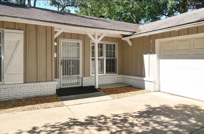 Building Photo - 2511 S Franklin Ave