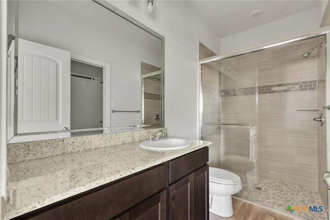 Building Photo - 1118 A Zora Dr