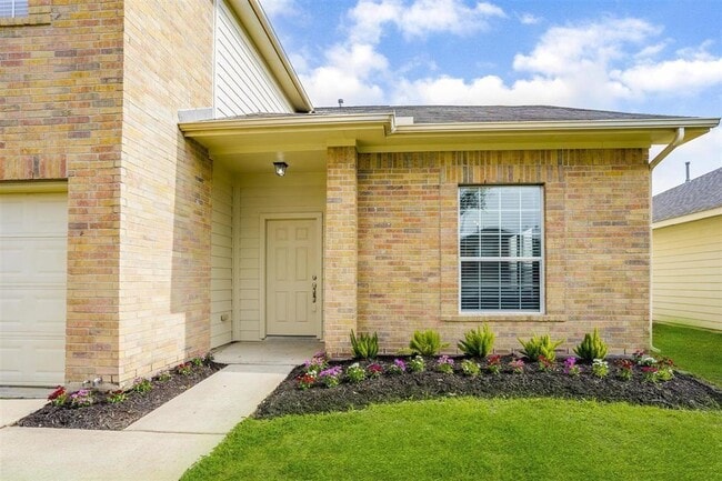 Building Photo - 25234 Clover Ranch Dr