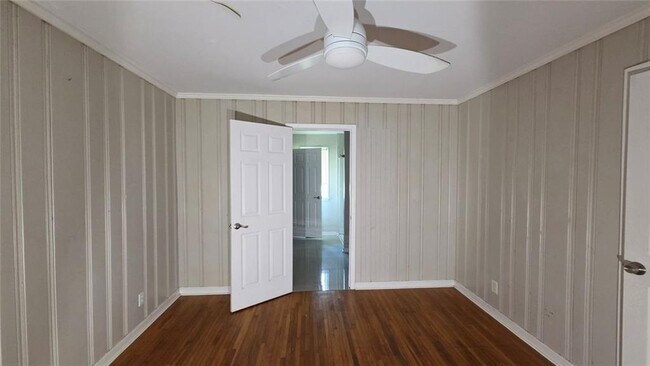 Building Photo - 136 Hillsdale Dr SE