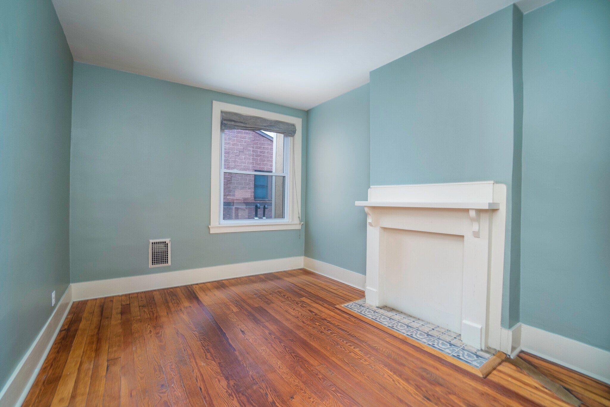 Building Photo - 4121 Davison St