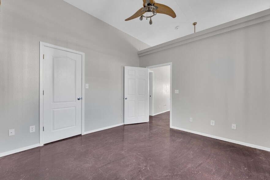 Building Photo - 1127 N El Paso St