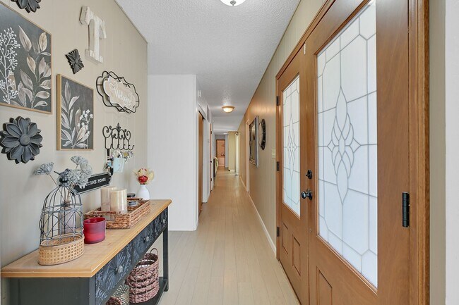 Building Photo - Modern Country Retreat on Half Acre in Gridley 3+ Bedrooms