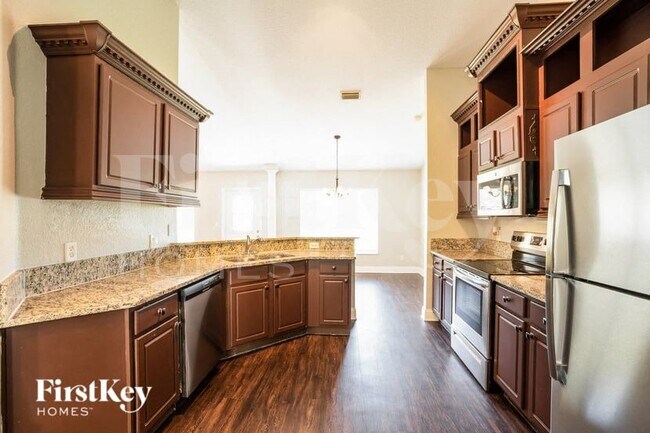 Building Photo - 4633 Fernway Dr
