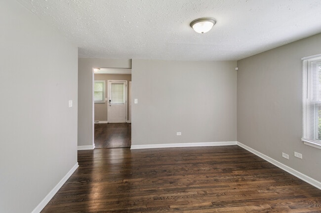 Building Photo - 15403 Cherry Ln
