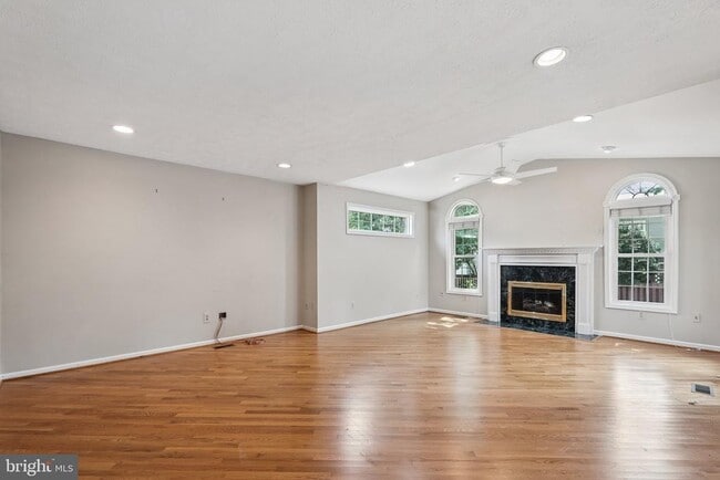 Building Photo - 5413 Tree Line Dr