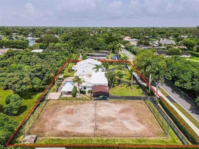 Building Photo - 6900 SW 136th St