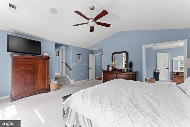 Building Photo - 43550 Riverpoint Dr