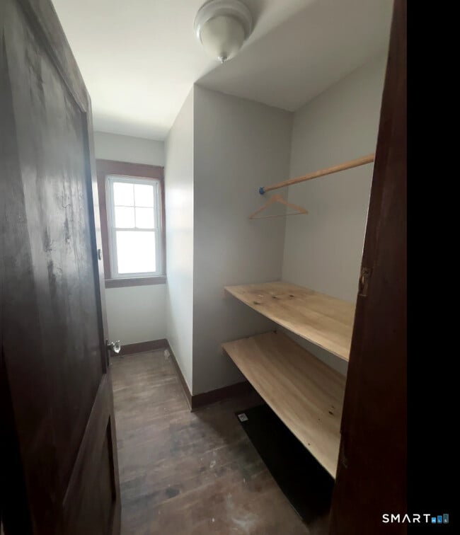 Building Photo - 624 Bishop Ave