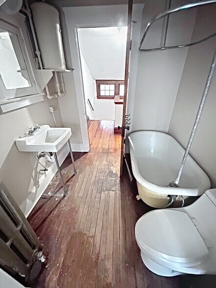 Building Photo - 2501 Euclid Heights Blvd