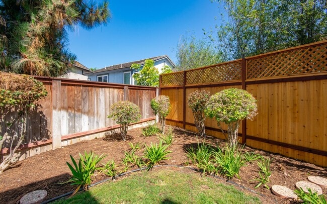 Building Photo - Wonderful 3BR/2.5BA La Costa Home!!!