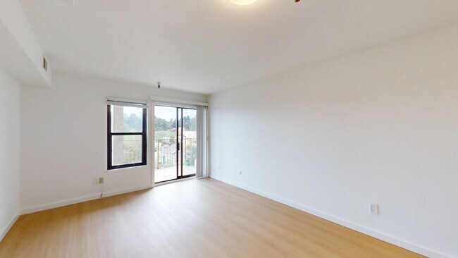 Building Photo - 2037 Castro St