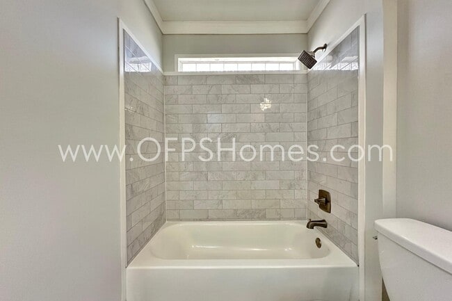 Building Photo - 119 Casa Pl