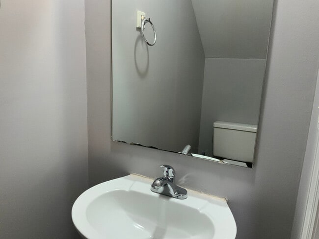 Building Photo - 206 W 15th St