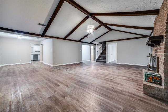 Building Photo - 631 Mosswood Dr