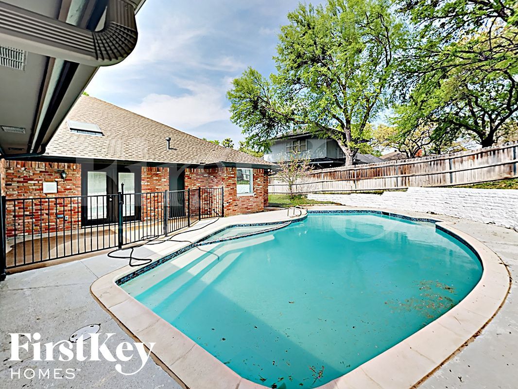 Building Photo - 1852 Rhinevalley Dr