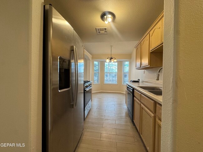 Building Photo - 13098 Oscar Chacon