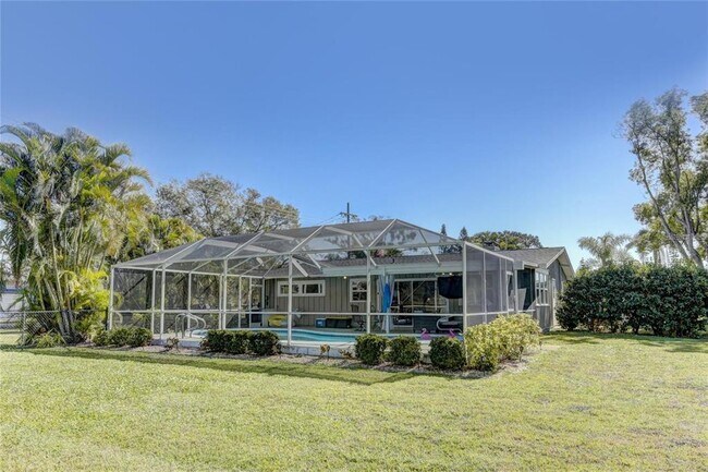 Building Photo - 711 Whitfield Ave