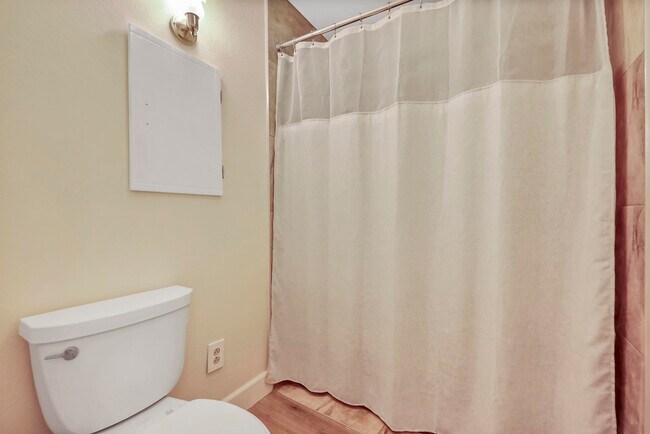 Building Photo - 43852 Vía Palma