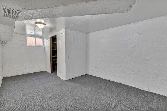 Building Photo - Charming 3 Bedroom Home in Bremerton
