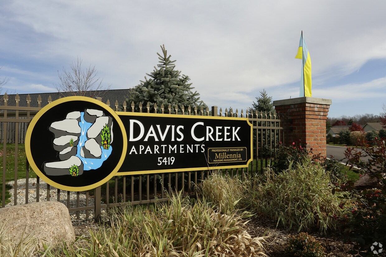 Davis Creek Apartments Flats Portage