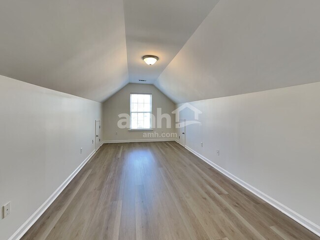 Building Photo - 17 Pfeiffer Ct