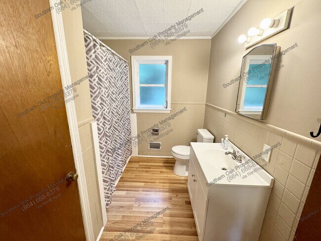 Building Photo - 1202 Garden Cir