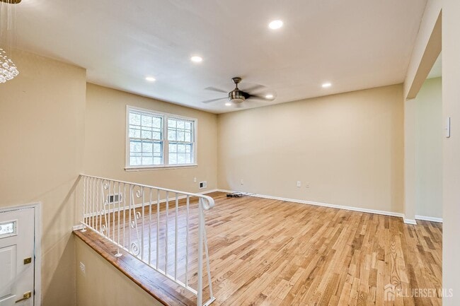 Building Photo - 5 Pelmont Pl