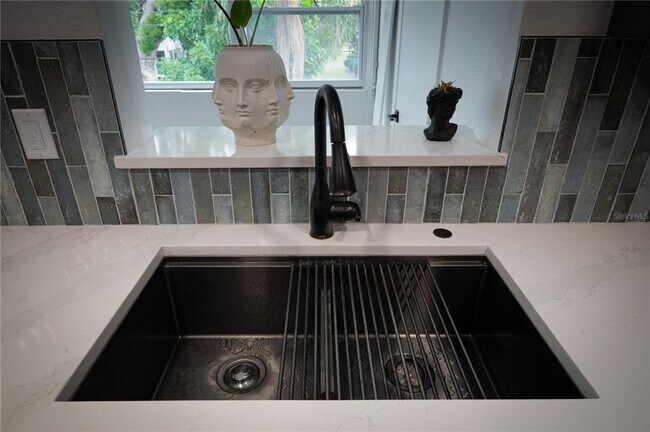 Building Photo - 1097 Eden Isle Blvd NE