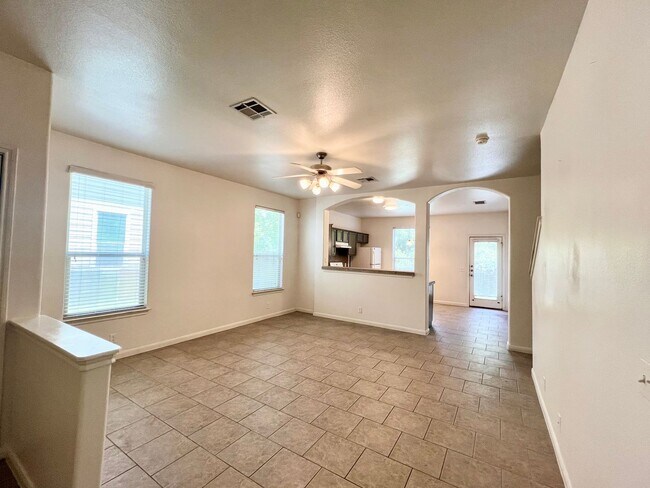 Building Photo - 2406 Allred Dr